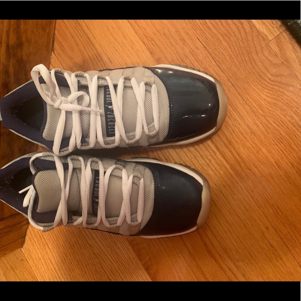Air Jordans 11 low “Georgetown”